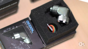 Racor adaptador Alphacool de 90º para hard line